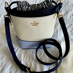 Kate Spade Hayes Leather Bucket Bag